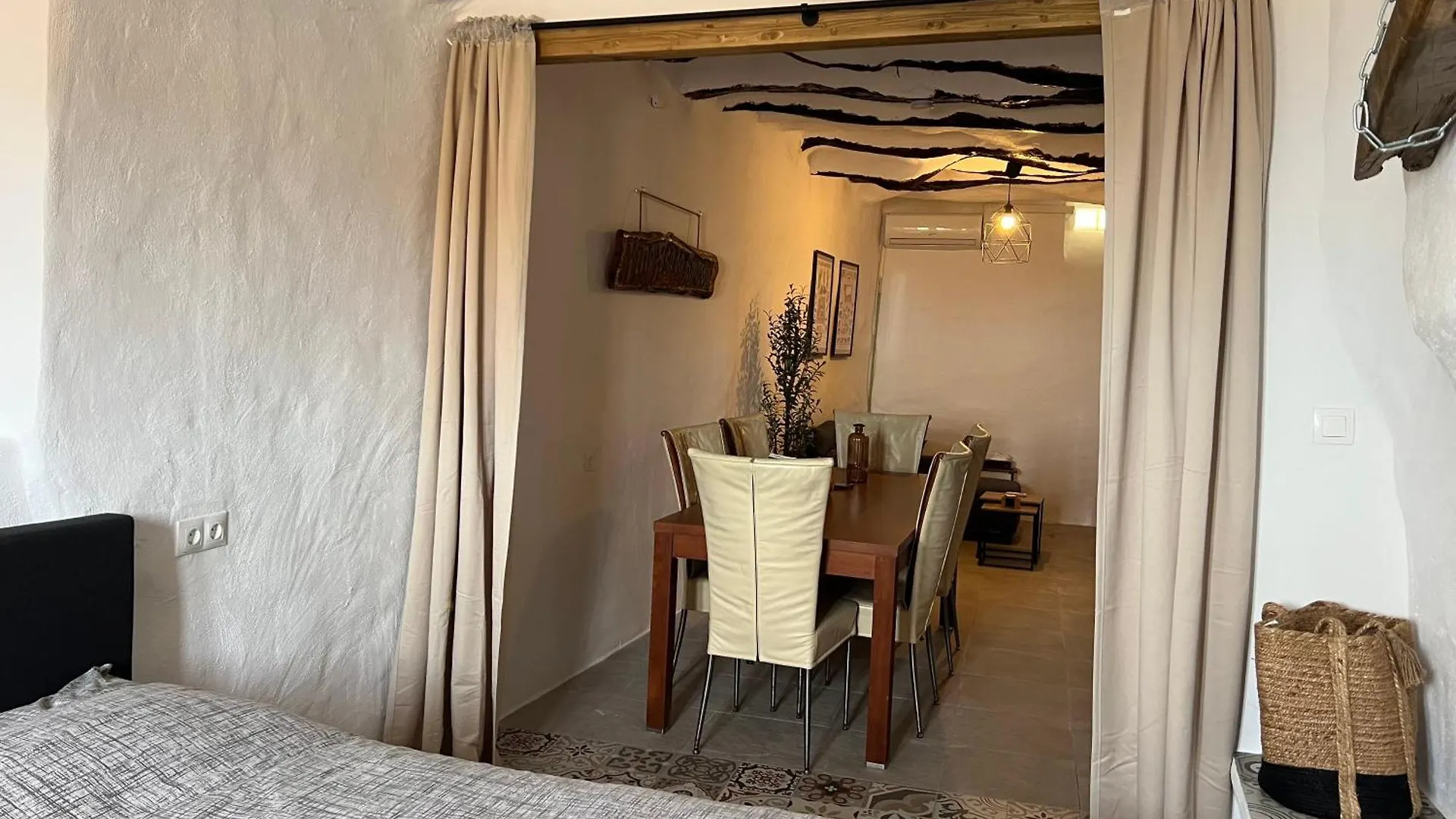 Casa Vino, Asado Y Amigos - Prive Appartement Met Gedeeld Dakterras Polopos Apartment