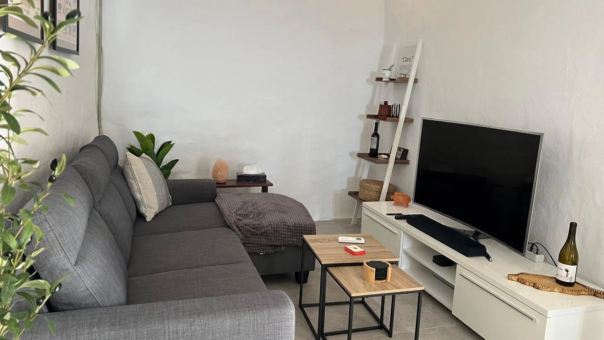 Casa Vino, Asado Y Amigos - Prive Appartement Met Gedeeld Dakterras Polopos 0*,  Spain