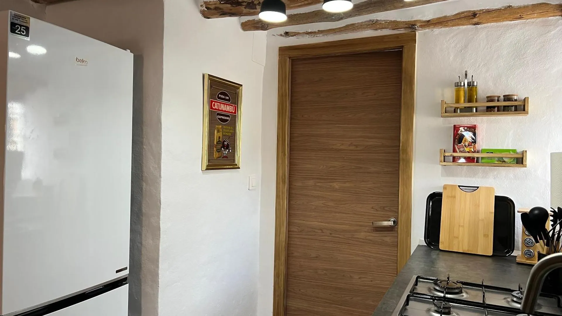 Casa Vino, Asado Y Amigos - Prive Appartement Met Gedeeld Dakterras Polopos 0*,  Spain